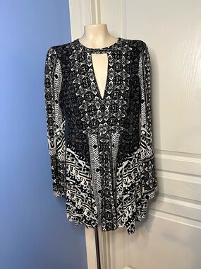 Free People Black & White Long-Sleeve Keyhole Patterned Dress size 8